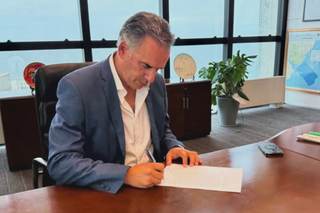 El presidente Orsi firma el decreto reglamentario de la ley de eutanasia en Uruguay