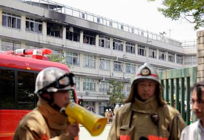 Al menos diez heridos en el incendio de una escuela primaria en Tokio