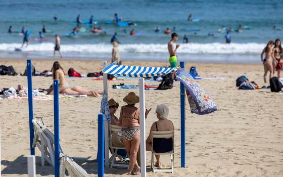 El calor precede a la llegada del verano en Europa, con temperaturas de hasta 40 ºC