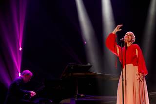 Pasión Vega versiona a Lorca en su pueblo natal en un proyecto que une música y educación