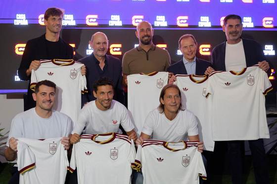 La RFEF reúne a campeones del 2010 para apoyar a la selección contra Francia