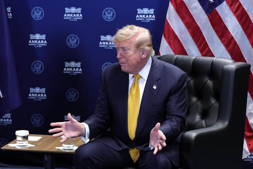 Trump dice que España es una "causa perdida" y pide cortar todo el comercio con el país