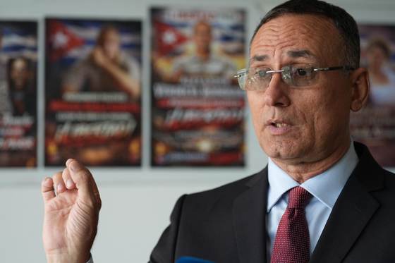 El opositor José Ferrer: "La transición democrática cubana será más rápida que la venezolana"