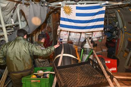Parte a Venezuela el primer avión con envío de ayuda humanitaria de Uruguay