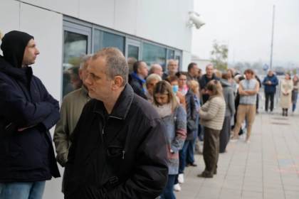 Las elecciones legislativas de Serbia comienzan con una muy alta participación