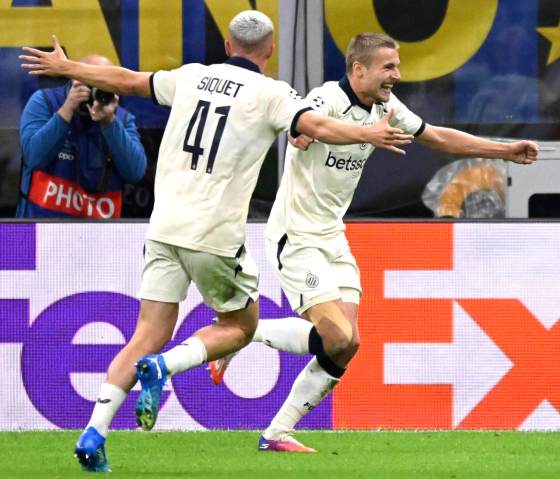 3-4. El Brujas sorprende al Inter con un triplete del italiano Tresoldi
