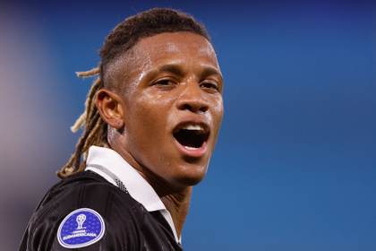 2-3. Botafogo presenta sus credenciales en Buenos Aires