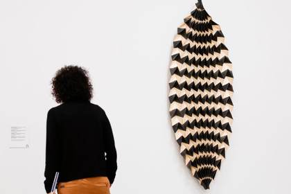 Guggenheim Bilbao acoge las esculturas de alambre de Ruth Asawa en una gran retrospectiva