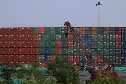 China anuncia investigaciones contra las "barreras comerciales" de EE. UU.