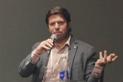 Alonso Cueto y Renato Cisneros rinden homenaje a Bryce Echenique en Feria de Buenos Aires