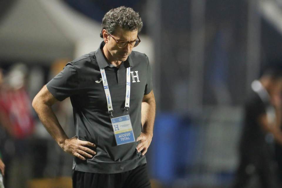 2-3. Surinam vence a Honduras y amarga el debut del español José Francisco Molina