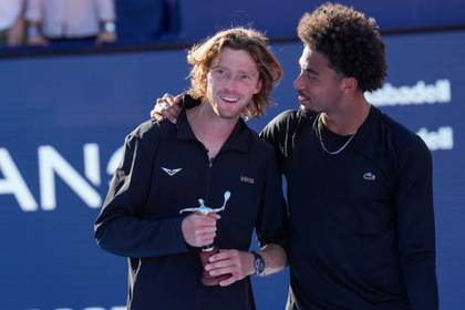 Fils completa ante Rublev su gran semana en Barcelona y gana su primer Godó