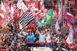 "El último baile": Lula cierra su campaña en São Paulo ante una multitud vestida de rojo