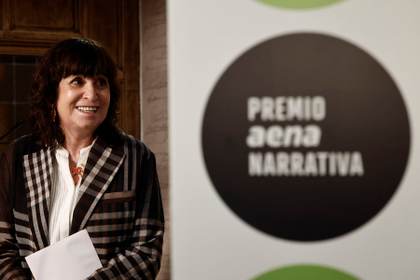 Abad Faciolince, Schweblin y Vila-Matas, entre finalistas de premio de narrativa en España