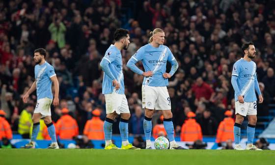 2-2. El City perdona y se deja media liga