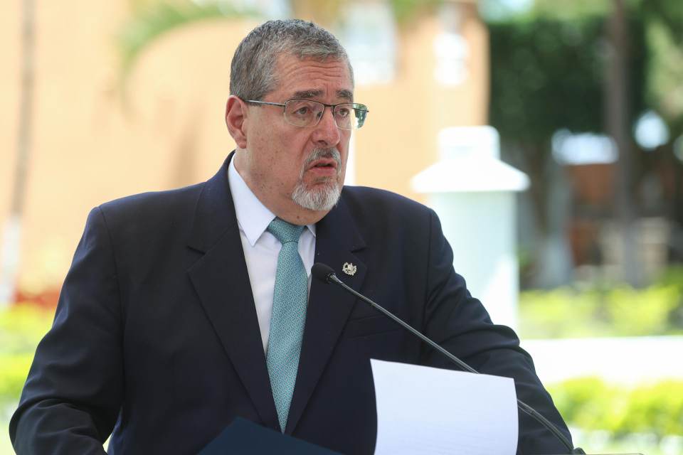 Presidente de Guatemala resalta nueva relación de la Fiscalía con EEUU al "más alto nivel"