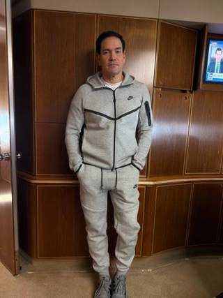 Marco Rubio aparece con la ropa deportiva que llevaba Nicolás Maduro durante su captura