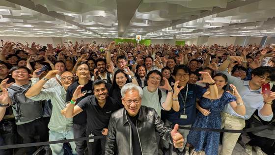 Huang refuerza la presencia de Nvidia en Japón con acuerdos en IA, robótica y defensa
