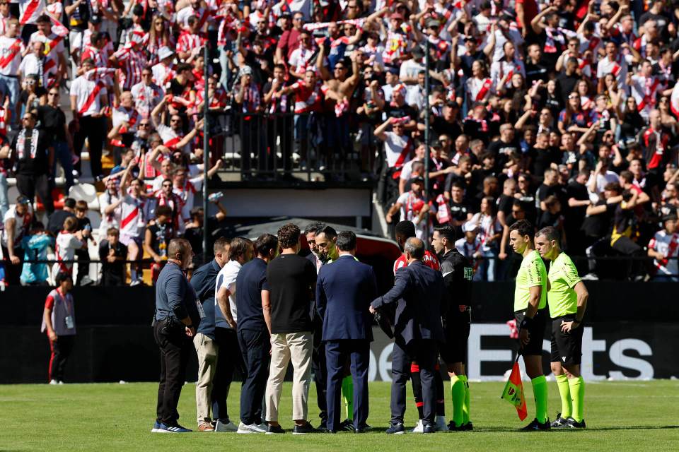 Suspenden en España el partido entre Rayo y Athletic por lanzamiento de objetos al campo