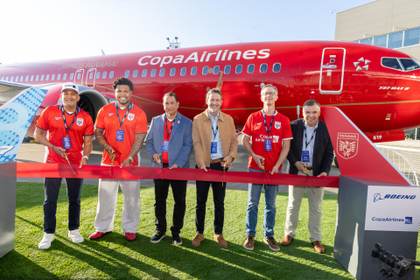 Copa presenta "El Avión de la Sele" alegórico al equipo de Panamá en el Mundial de Fútbol