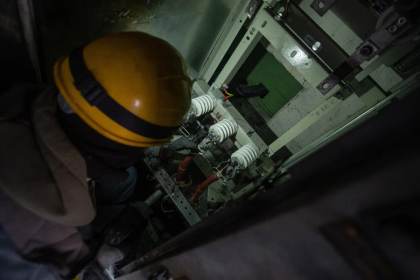 Cientos de miles de ucranianos se quedan sin electricidad en el oeste por ataques rusos