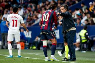 Luís Castro: “La victoria no nos da nada para el próximo partido”