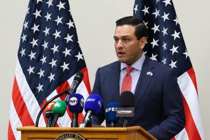 EE.UU. celebra extradición a Panamá de sospechoso de Hizbulá por atentando aéreo en 1994