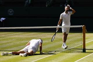 Djokovic gana a Rinderknech e iguala a Federer