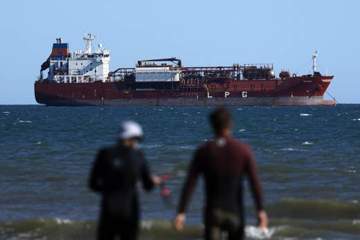 El brent sube el 1 % y roza los 79 dólares ante las renovadas tensiones entre EEUU e Irán