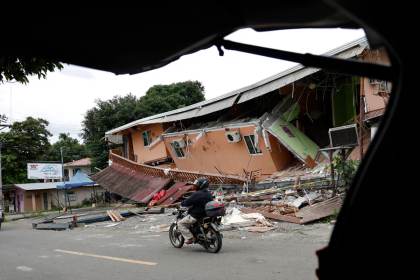 La entrega de ayuda tras el terremoto en Panamá se agiliza con recuperación de carreteras