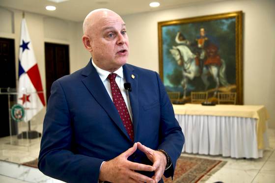 Panamá quiere renovar un acuerdo marítimo con China y bajar la tensión por los puertos