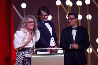 Una 'Sabrina' contemporánea en los Premios de la Moda con Paula Vázquez como protagonista