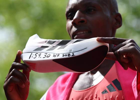 Las zapatillas de carbono, claves en la revolución del maratón liderada por Sawe