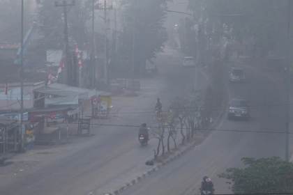 Indonesia lucha contra cientos de incendios, cuyo humo ahoga a países vecinos