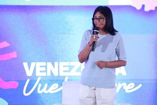 Delcy Rodríguez dice que le pidió acceso a los fondos de Venezuela a la directora del FMI