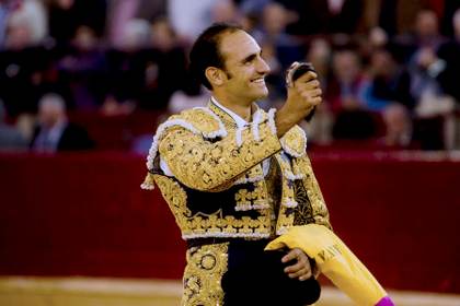 El torero Alberto Álvarez sufre un grave accidente con una máquina de su ganadería en Ejea