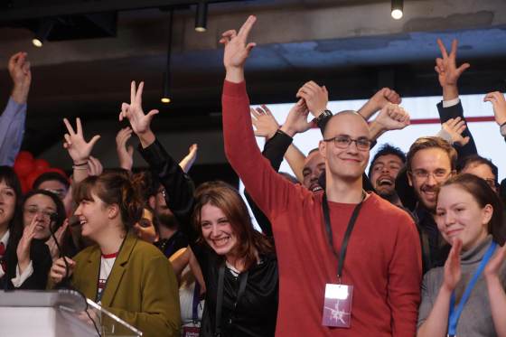 La protesta estudiantil serbia acaba en las urnas con los 12 años del nacionalista Vucic