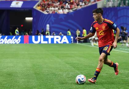 Oyarzabal, Rodri, Pedri, Cubarsí y 10 líderes estadísticos de España tras dos jornadas
