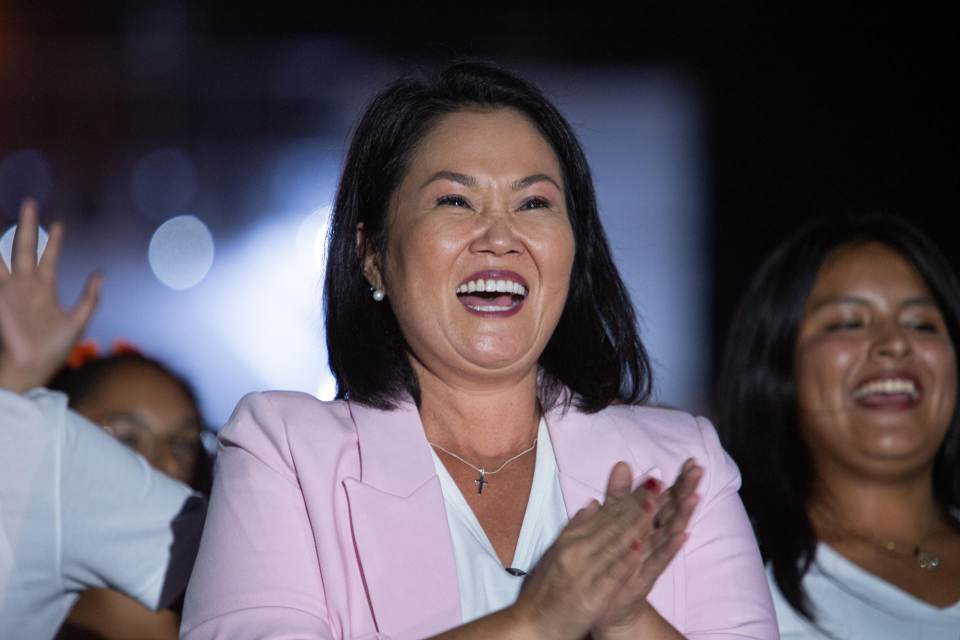 Keiko Fujimori reivindica el gobierno de su padre Alberto para "devolver el orden" a Perú