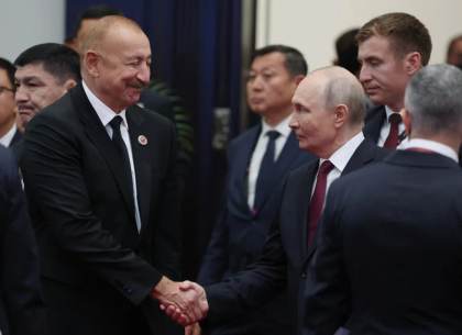 Putin y Aliyev sostienen breve encuentro en los márgenes de la cumbre de la OCS en Biskek