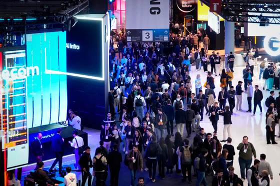 El MWC congrega a 105.000 asistentes, condicionado por el cierre aéreo en Oriente Medio