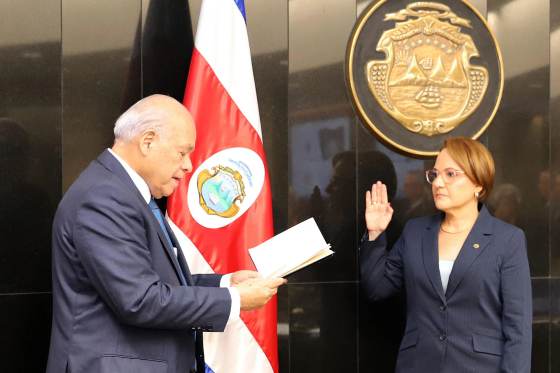 Tres mujeres dirigen por primera vez los tres poderes de la República de Costa Rica