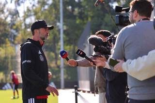 Klopp dice que conoce más jugadores de su selección que Xavi de la suya