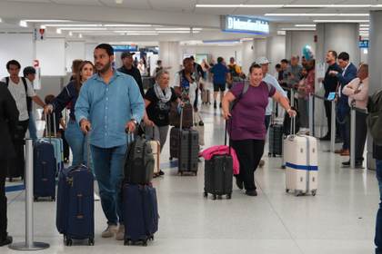 Aterriza en Miami el primer vuelo directo a EE.UU. procedente de Venezuela en siete años