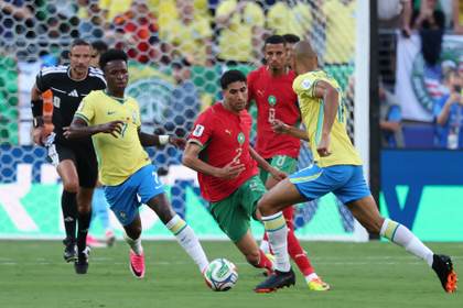 1-1. Vinícius maquilla un mal debut de Brasil ante Marruecos