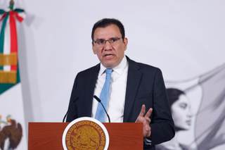 México lanza plan para contener inflación y evitar alza en combustibles y canasta básica