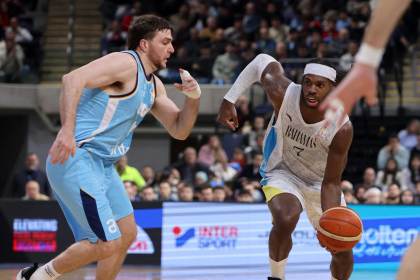 94-103. El NBA Buddy Hield encabeza la victoria de Bahamas ante Uruguay