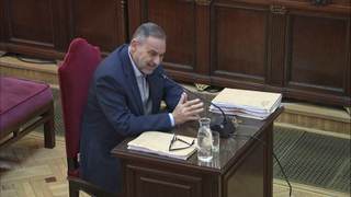 Exministro español niega haber recibido dinero por compras de mascarillas en pandemia
