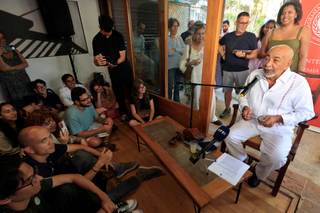 Padura ve alentador que los cubanos tengan "sed de belleza" en medio de la adversidad