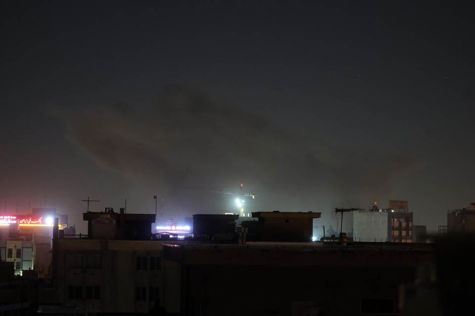 Israel sigue atacando de forma simultánea Teherán y Beirut